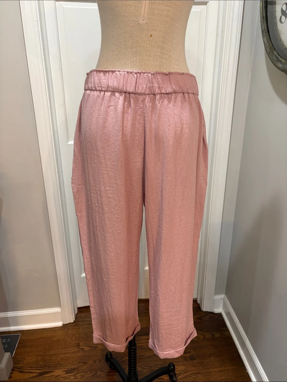 Halara sz L pink pull on elastic waist crop cuffed pants NWT